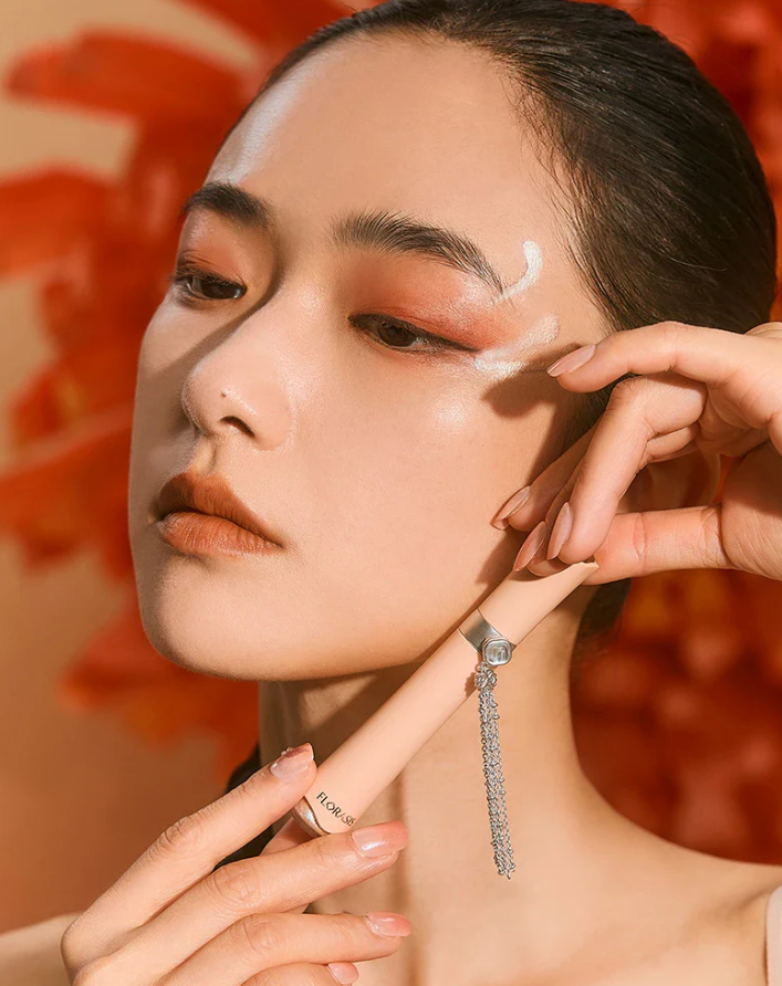 FLORASIS Infinite Blossom Longwear Liquid Eyeshadow - Ebony